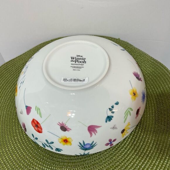 Disney Winnie the Pooh with Flowers Serving Bowl NWT - Picture 5 of 5